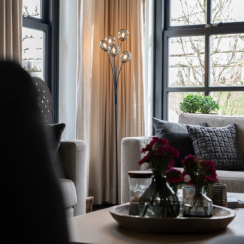 Modern golvlampa svart 5-ljus med rökglas - Aten