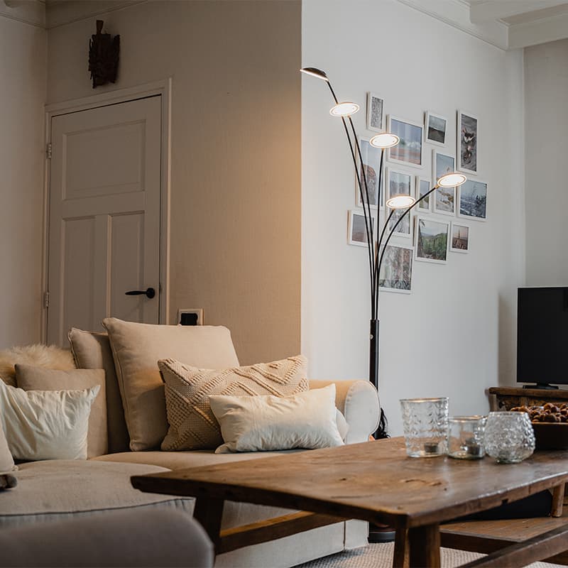 Design golvlampa svart inkl LED 5-ljus - Sixties Trento