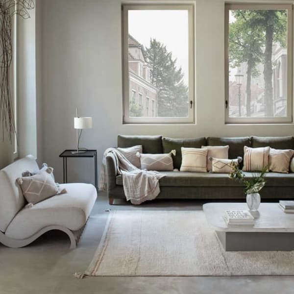 Texturerad beige bomullsmatta med pompoms finish XL - 200 x 300 cm