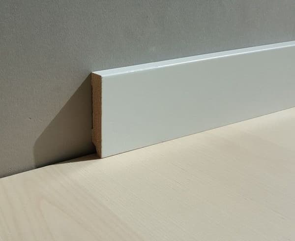 PROVISTON Massiv träsockel 16 x 70 x 2500 mm Vit att limma, skruva & spik 12,5 meter | 5 stycken