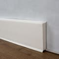 Miniatyrbild 3 av 5: Plint PVC expanderad 12 x 60 x 2500 mm Mjuk läpp färgad i massan av PROVISTON vit