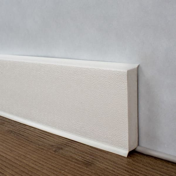Plint PVC expanderad 12 x 60 x 2500 mm Mjuk läpp färgad i massan av PROVISTON vit