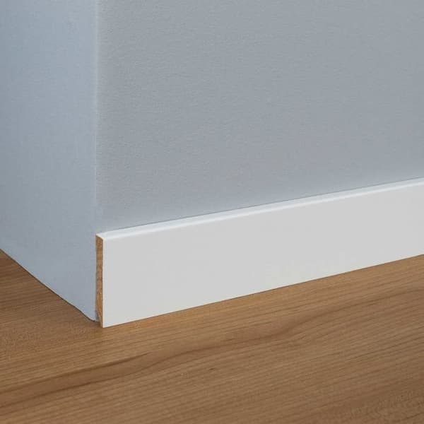 PROVISTON Sockel med vassa kanter 10 x 60 x 2400 mm i vitmålat massivt trä