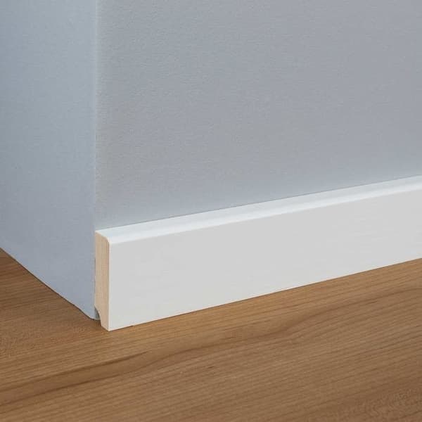 PROVISTON rundad sockel 19 x 60 x 2400 mm i vitmålat massivt trä