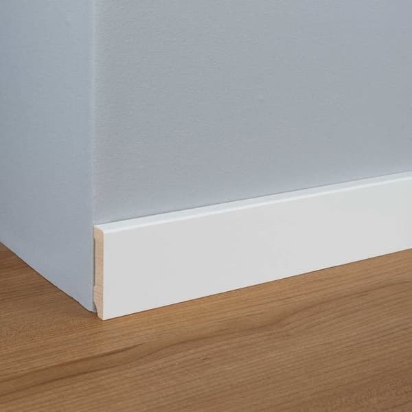 PROVISTON Sockel med vassa kanter 13 x 60 x 2400 mm i vitmålat massivt trä