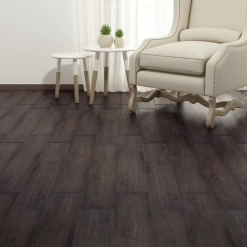 Självhäftande PVC-golvplankor 5,21 m² 2 mm mörkbrun