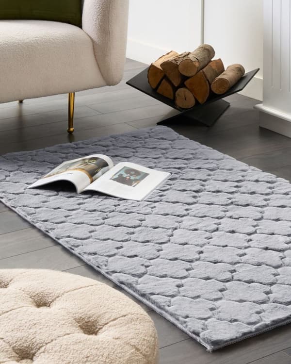 Kanin imiteret pels tæppe 80 x 150 cm grå GHARO Lumarko!