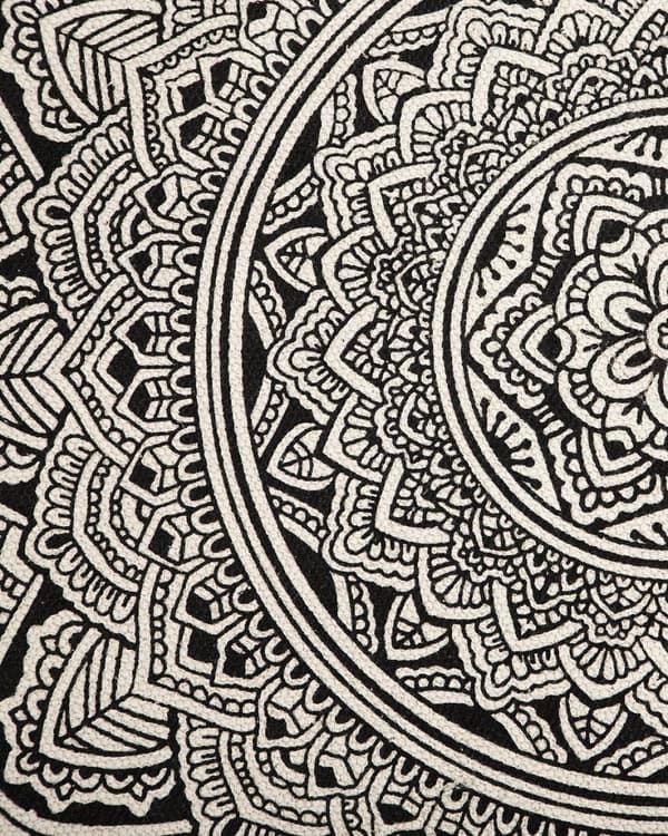 Rundt bomuldstæppe med orientalsk print ø 120 cm sort og cremefarvet HIZAN Lumarko!
