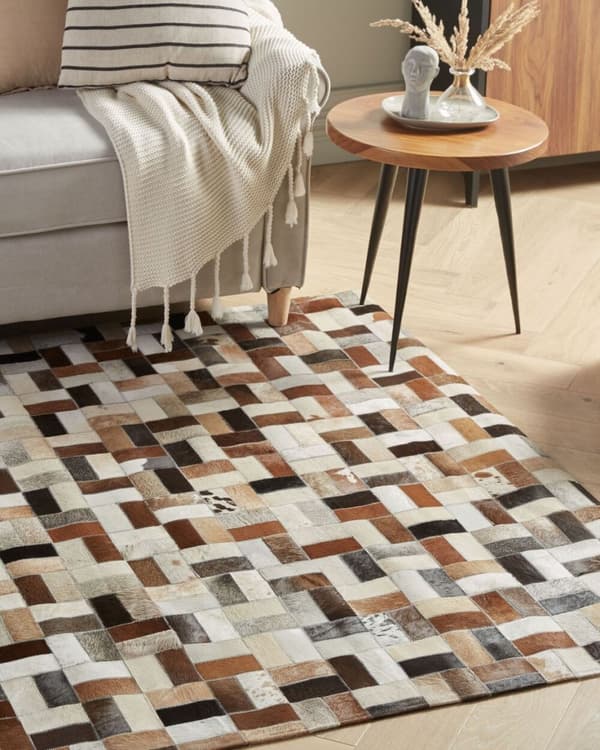 Tilkkutäkkinahkamatto 160 x 230 cm ruskeanbeige CESME Lumarko!