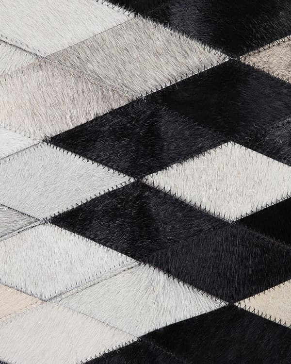 Patchwork lædertæppe 160 x 230 cm sort og hvid MALDAN Lumarko!