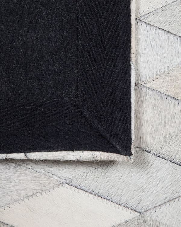Patchwork lædertæppe 160 x 230 cm sort og hvid MALDAN Lumarko!