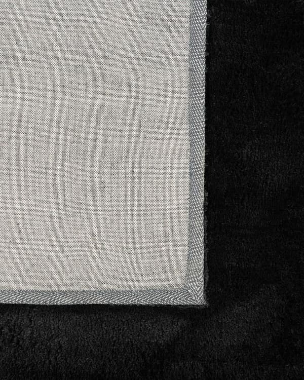 Luvmatta 160 x 230 cm svart EVREN Lumarko!