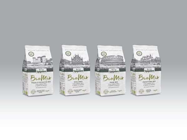 Ekologiskt Sativa hampfrömjöl, en naturlig källa till proteiner, mineraler och fibrer.