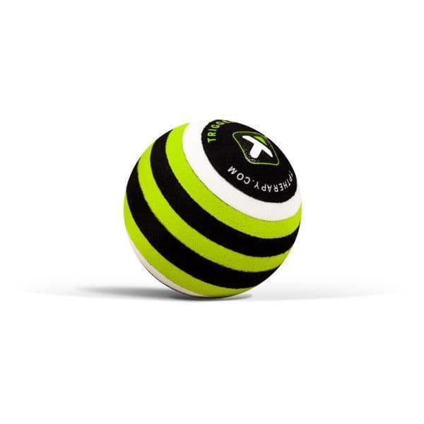 Liten MB1 självmassageboll från TriggerPoint, riktar och släpper effektivt smärta och triggerpunkter i trötta kroppar