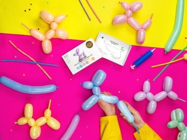 Party Deco Pastell modelleringsleireballonger 130 cm med pumpe, miks: lys gul, lys oransje, lilla, lys rosa, mint, lys blå: 1 pakke/30 stk.
