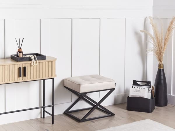 Krakk Beige Imitert skinn Svarte metallben Moderne og retro stil Stue Soverom