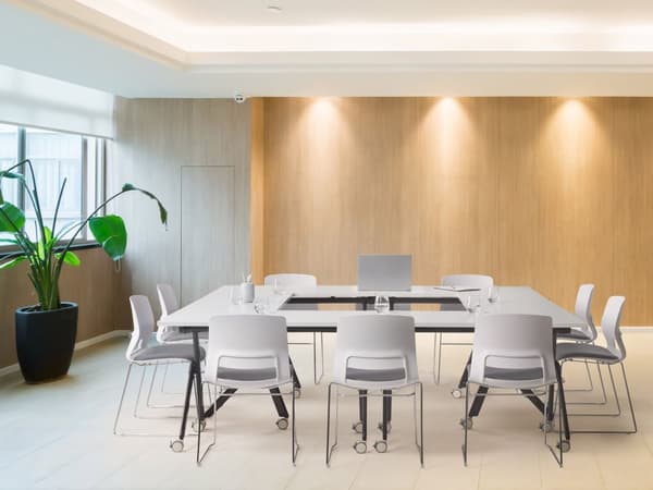 Työpöytä valkoinen MDF-levy teräs 120 x 60 x 75 cm kokoontaitettava siirrettävä pyörillä taittopöytä moderni tyyli