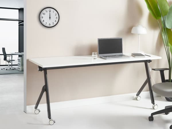 Työpöytä valkoinen MDF-levy musta teräs 180 x 60 x 75 cm kokoontaitettava siirrettävä pyörillä taittopöytä moderni tyyli