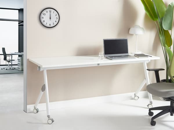Työpöytä valkoinen MDF-levy teräs 180 x 60 x 75 cm kokoontaitettava siirrettävä pyörillä taittopöytä moderni tyyli