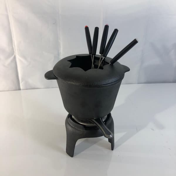 Fonduegryta i gjutjärn och 6 gafflar med trähandtag