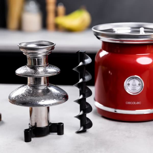 Cecotec 90-W chocolate fountain, stainless-steel tower and 3 cascade levels.