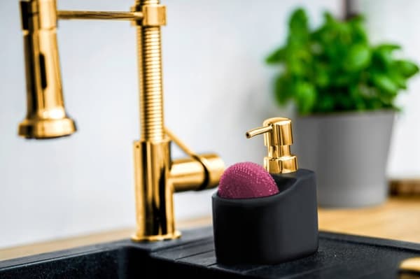 Keramisk dispenser för tvättmedel 330ml svart och guld