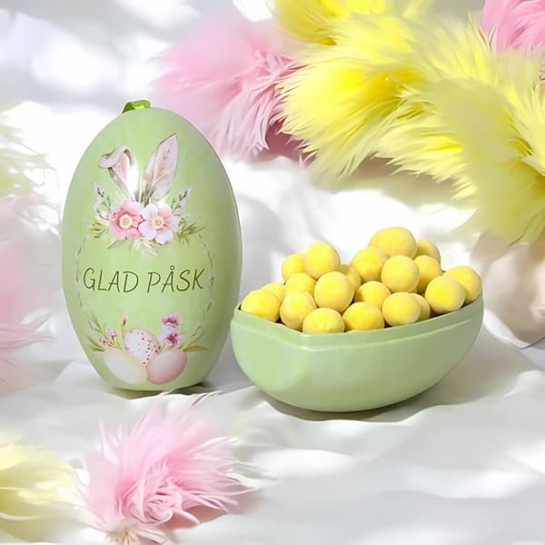 Påskägg i metall och chokladstrut