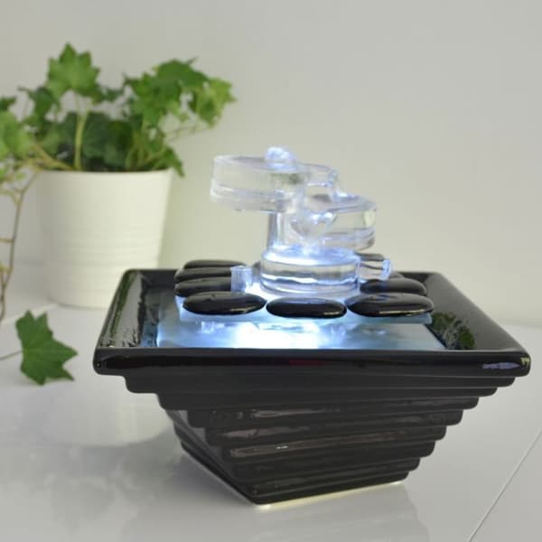 Inomhusfontän - Himalaya - Cool vit LED - Lackerad keramik - Justerbart vattenflöde - Tyst pump