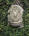 Miniatyrbilde 2 av 9: Vannfontene Lys beige Harpiks LED-belysning Klassisk design Hage Fontene