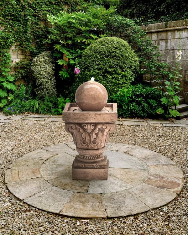 Vannfontene Beige Harpiks LED-belysning Klassisk design Hage Fontene Dekor