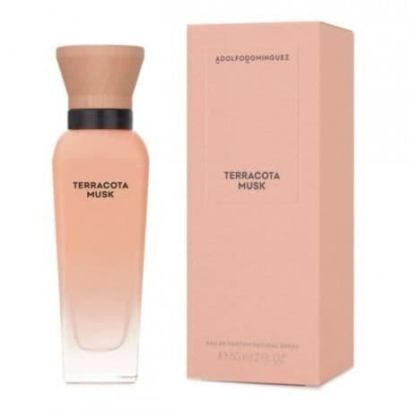 Adolfo Dominguez Terracota Musk, el parfym lleno de magia Terracota Musk es el nuevo parfum de Adolfo Dominguez lanserades 2021 d