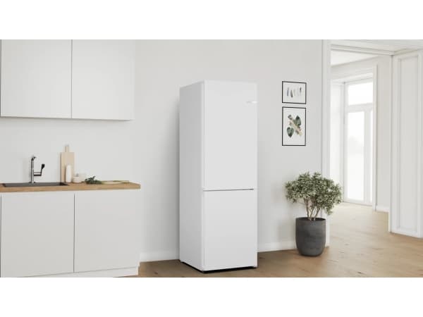 Bosch Serie | 4 KGN362WDF - Kjøleskap/fryser - bunnfryser - bredde: 60 cm - dybde: 66.5 cm - høyde: 186 cm - 321 liter - Klasse D - hvit
