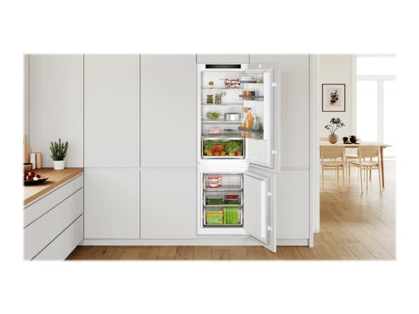 Bosch Serie | 4 KIN86VSE0 - Kjøleskap/fryser - bunnfryser - innebygd - fordypning - bredde: 56 cm - dybde: 55 cm - høyde: 177.5 cm - 260 liter - Klas