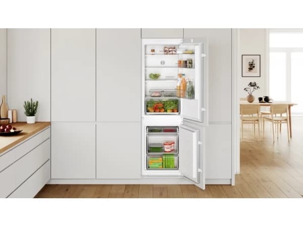 Bosch Serie | 2 KIV865SE0 - Kjøleskap/fryser - bunnfryser - innebygd - fordypning - bredde: 56 cm - dybde: 55 cm - høyde: 177.5 cm - 267 liter - Klas