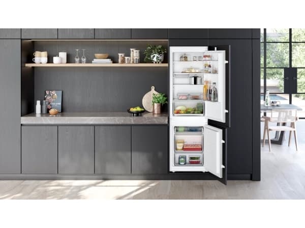 Siemens iQ100 KI86V5SE0, 267 L, SN-ST, 35 dB, 4,2 kg/24h, E, Valkoinen