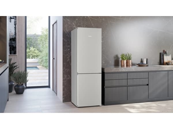 Siemens iQ300 KG36N2IBF, 321 l, SN-T, 9,5 kg/24t, B, Fresh zone compartment, Rustfritt stål