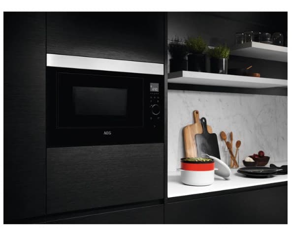 AEG MBE2658DEM, Kiinteä, Grillimikroaaltouuni, 900 W, Rotaatio, Kosketus, Musta, Ruostumaton teräs, 800 W