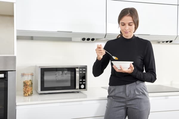 BLACK+DECKER Mikroaaltouuni