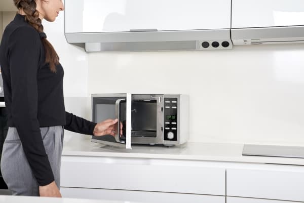 BLACK+DECKER Mikroaaltouuni