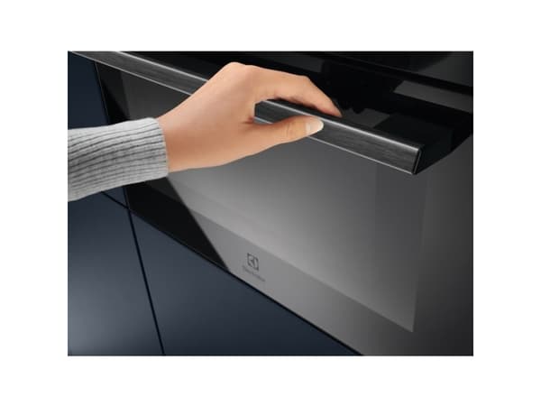 Electrolux CombiQuick 800, Inbyggd, Kombinationsmikrovågsugn, 49 l, 1000 W, Röra, Svart