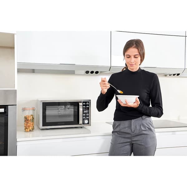 BLACK+DECKER Mikro Digitaalinen 25L 900W Musta