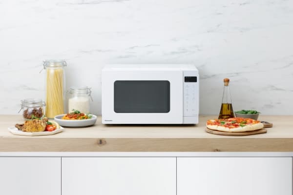 Panasonic PAN NN-K35NW MEPG Mikrowelle, Pöytämalli, Solo-mikroaaltouuni, 24 L, 900 W, Kosketus, Valkoinen