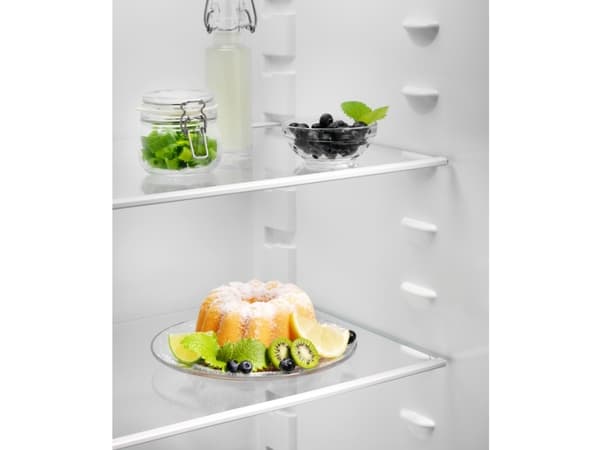 Zanussi ZRAN88ES, 142 L, SN-T, 36 dB, E, hvit