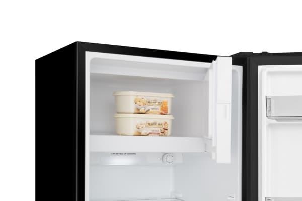 Hisense RR220D4BBE, 165 L, vapaasti seisova, E, 37 dB, N-ST, 2 kg/24h Svart