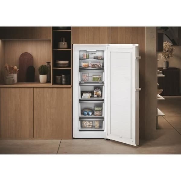 HAIER 226L upprätt frys - H4F226WEH1 - Serie 3 - Total No Frost - Anslutningsmöjligheter - klass E - vit