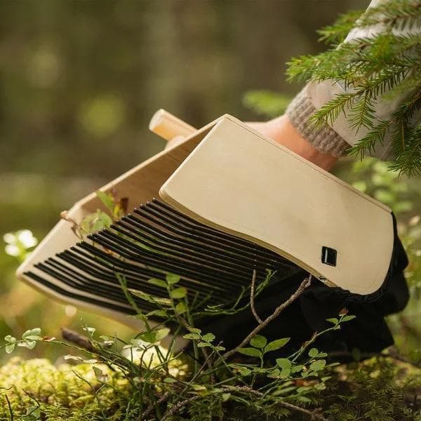 MARJUKKA BÄRPLOCKARE PRO, bärplockare trä marjukka, bärplockare plywood