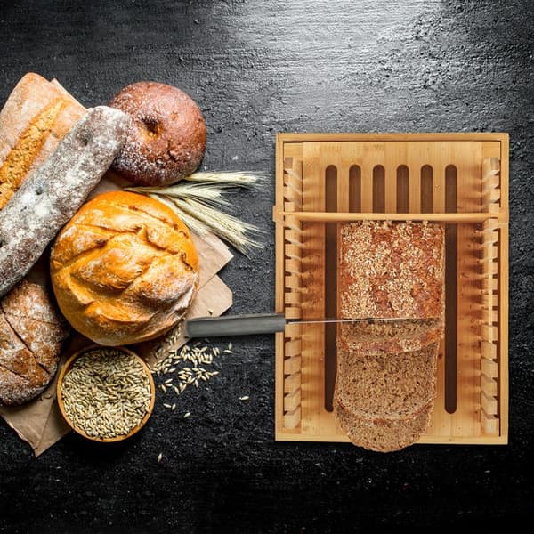 Relaxdays Justerbar brødskærer, skærebræt, til brød, toast, kage, bambus, krummesugger, natur
