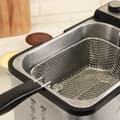 Miniatyrbild 2 av 5: Cecotec 3-litre deep fryer, 2400 W, with oil cleaning filter and steel inner pot.