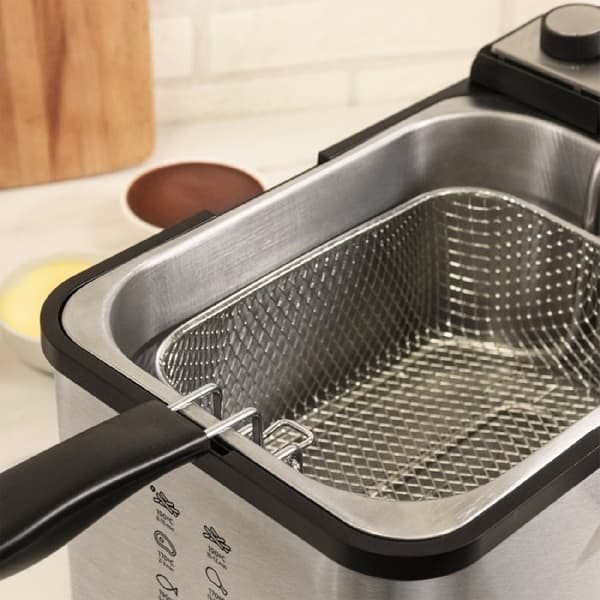 Cecotec 3-litre deep fryer, 2400 W, with oil cleaning filter and steel inner pot.