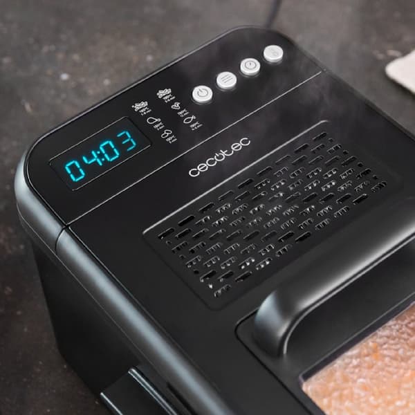 Cecotec 3.2-litre digital fryer, with stainless-steel, black-lacquered elegant design and 5 preset programmes. Features 2400 W power and includes Oil
